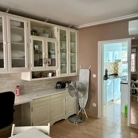 Cozy & Authentic On Avenida Da Liberdade Apartment Lisbon