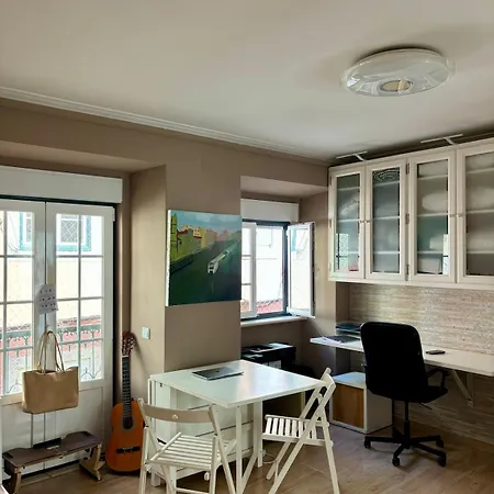 Cozy & Authentic On Avenida Da Liberdade Lisbon